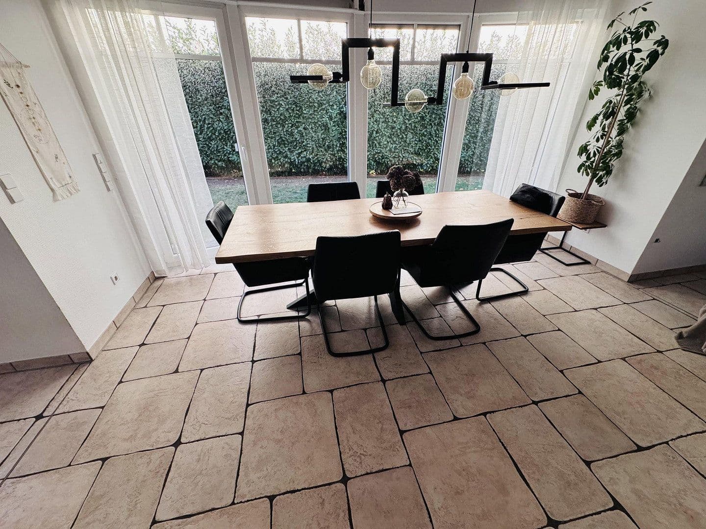 Predaj domu 180 m², pozemek 550 m², Seelze, Dolné Sasko Predaj domu 180 m², pozemek 550 m², Seelze, Dolné Sasko