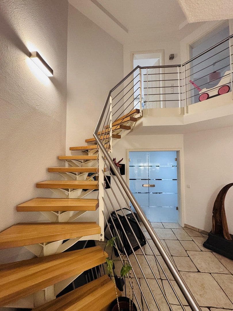 Predaj domu 180 m², pozemek 550 m², Seelze, Dolné Sasko Predaj domu 180 m², pozemek 550 m², Seelze, Dolné Sasko