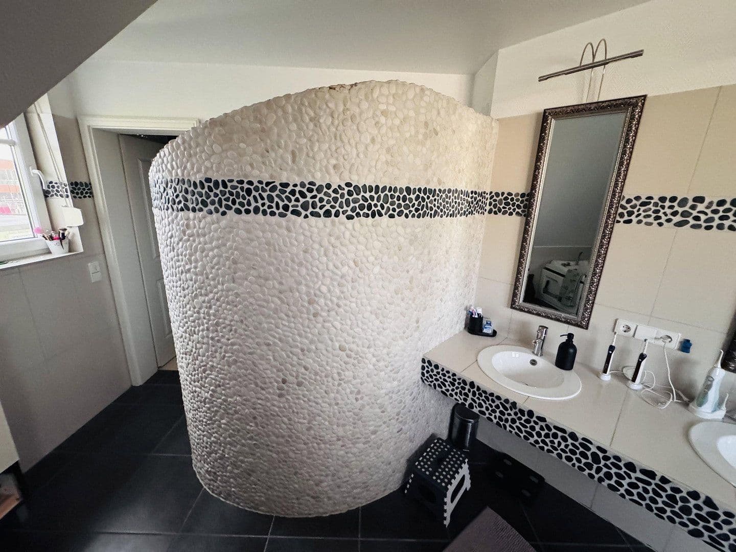 Predaj domu 180 m², pozemek 550 m², Seelze, Dolné Sasko Predaj domu 180 m², pozemek 550 m², Seelze, Dolné Sasko