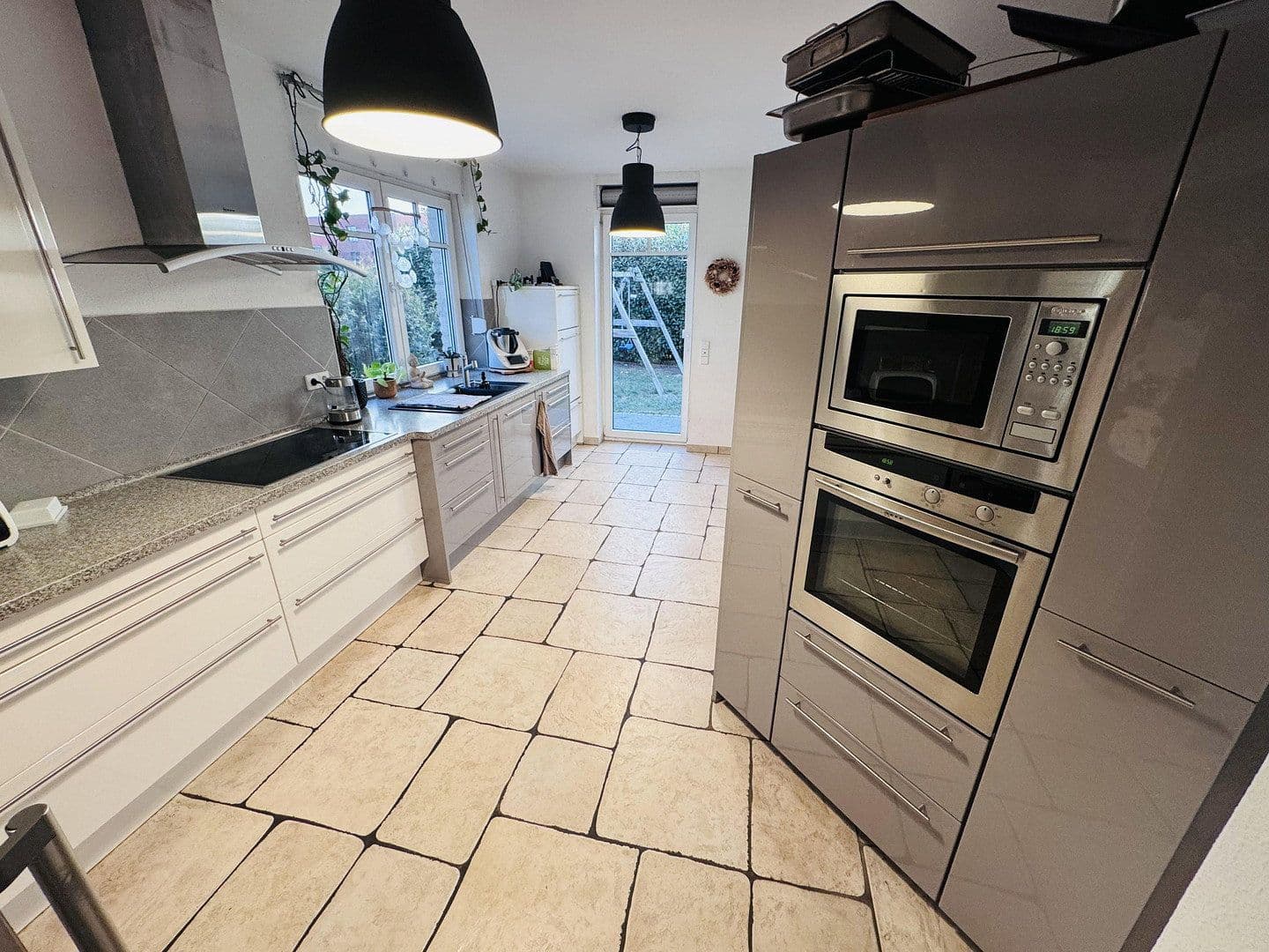 Predaj domu 180 m², pozemek 550 m², Seelze, Dolné Sasko Predaj domu 180 m², pozemek 550 m², Seelze, Dolné Sasko