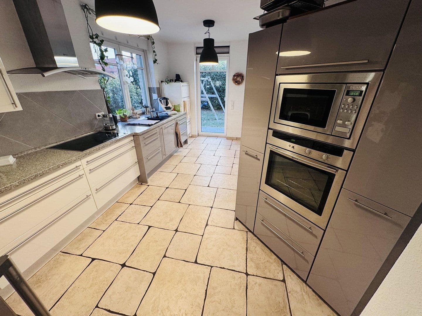 Predaj domu 180 m², pozemek 550 m², Seelze, Dolné Sasko Predaj domu 180 m², pozemek 550 m², Seelze, Dolné Sasko