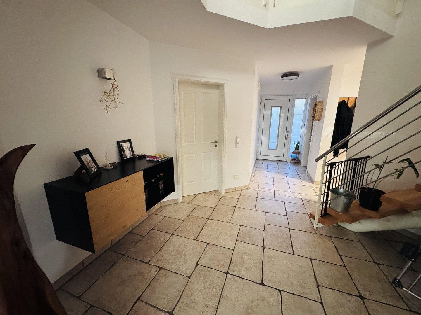 Predaj domu 180 m², pozemek 550 m², Seelze, Dolné Sasko Predaj domu 180 m², pozemek 550 m², Seelze, Dolné Sasko