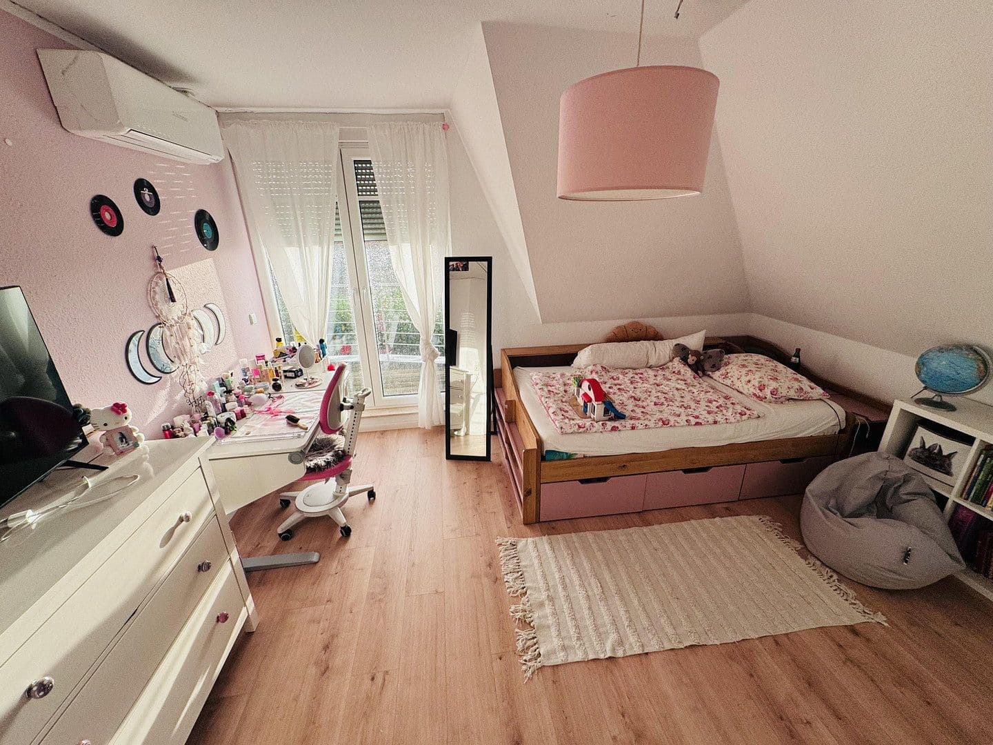Predaj domu 180 m², pozemek 550 m², Seelze, Dolné Sasko Predaj domu 180 m², pozemek 550 m², Seelze, Dolné Sasko