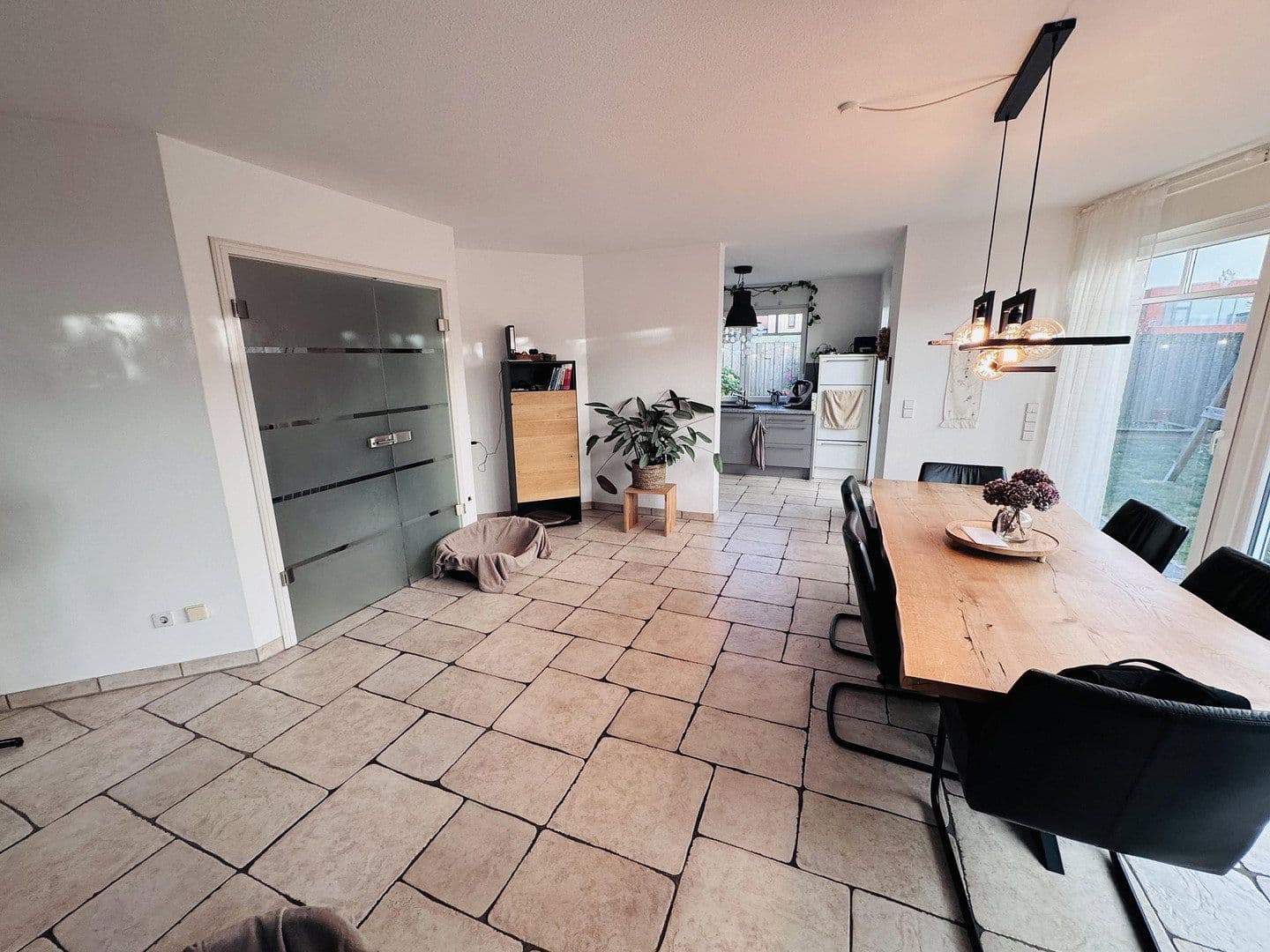 Predaj domu 180 m², pozemek 550 m², Seelze, Dolné Sasko Predaj domu 180 m², pozemek 550 m², Seelze, Dolné Sasko
