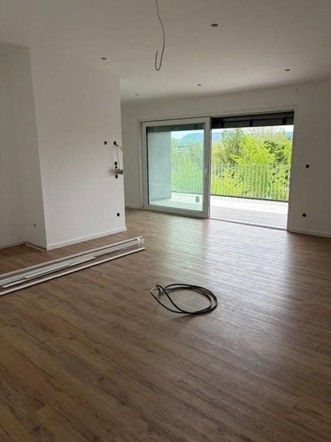 Prenájom bytu 5-izbový 149 m², Nürtingen, Bádensko-Wurttembersko Prenájom bytu 5-izbový 149 m², Nürtingen, Bádensko-Wurttembersko