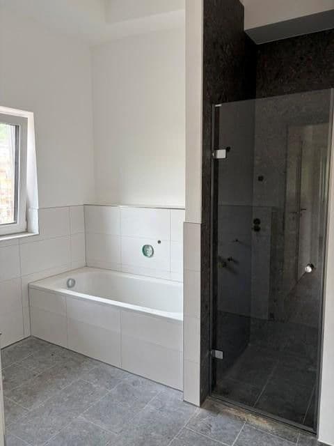 Prenájom bytu 5-izbový 149 m², Nürtingen, Bádensko-Wurttembersko Prenájom bytu 5-izbový 149 m², Nürtingen, Bádensko-Wurttembersko