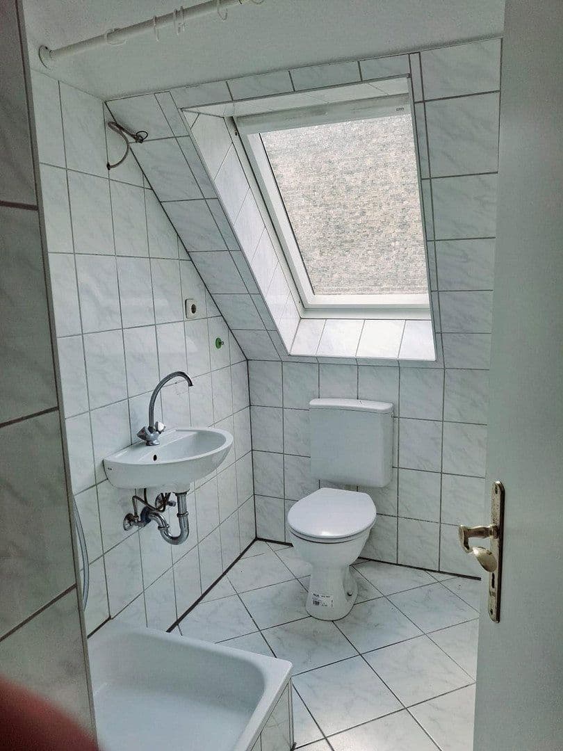 Prenájom bytu 3-izbový 59 m², Salizéstr. 5, Wiesbaden, Hesensko Prenájom bytu 3-izbový 59 m², Salizéstr. 5, Wiesbaden, Hesensko