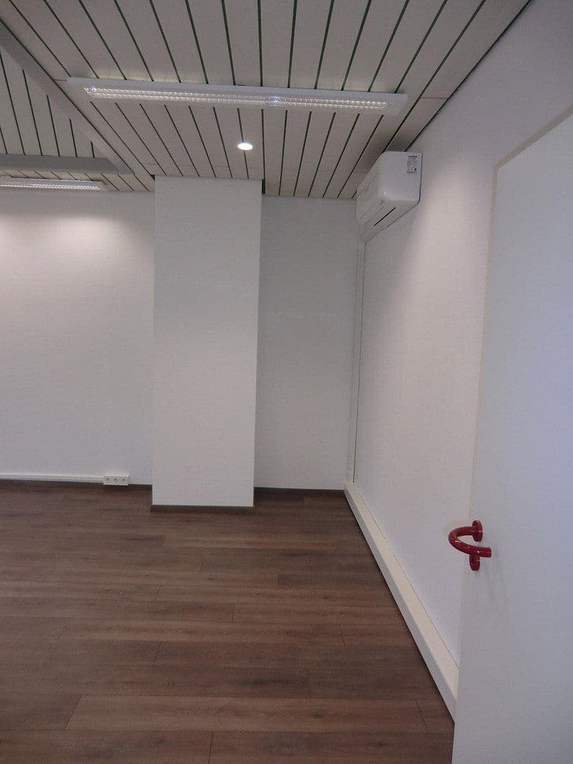 Prenájom kancelárie 112 m², Maybachstr. 3, Karlsruhe, Bádensko-Wurttembersko Prenájom kancelárie 112 m², Maybachstr. 3, Karlsruhe, Bádensko-Wurttembersko
