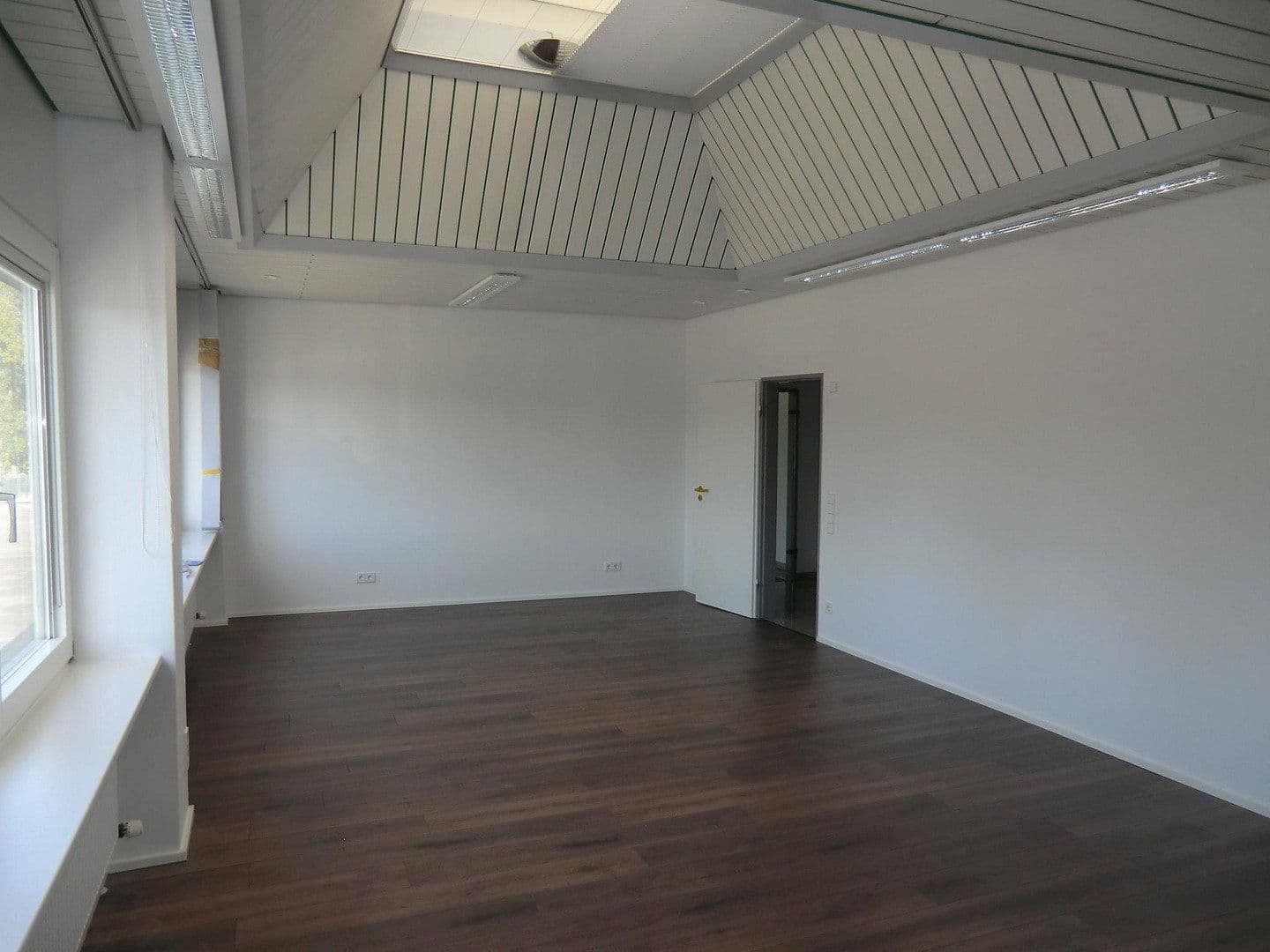 Prenájom kancelárie 112 m², Maybachstr. 3, Karlsruhe, Bádensko-Wurttembersko Prenájom kancelárie 112 m², Maybachstr. 3, Karlsruhe, Bádensko-Wurttembersko