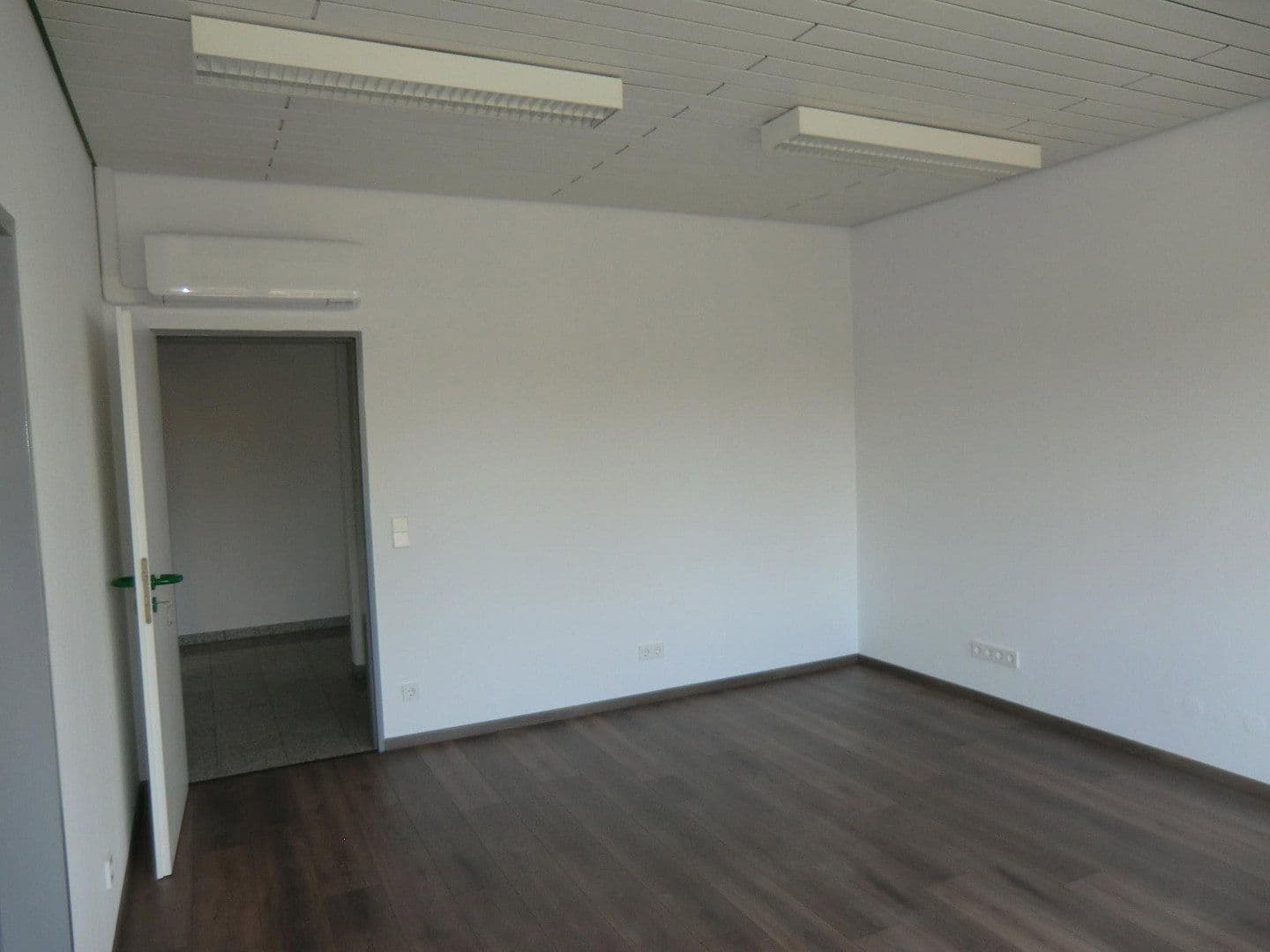 Prenájom kancelárie 112 m², Maybachstr. 3, Karlsruhe, Bádensko-Wurttembersko Prenájom kancelárie 112 m², Maybachstr. 3, Karlsruhe, Bádensko-Wurttembersko