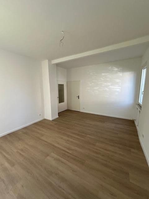 Prenájom bytu 3-izbový 83 m², Waldstromerstr. 18, Nürnberg, Bavorsko Prenájom bytu 3-izbový 83 m², Waldstromerstr. 18, Nürnberg, Bavorsko