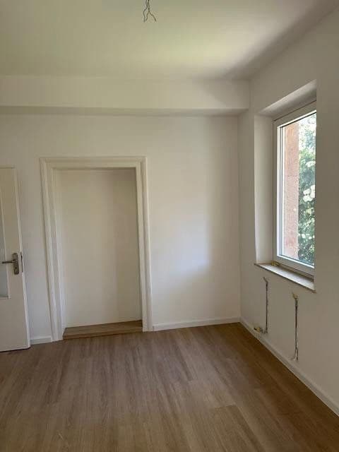 Prenájom bytu 3-izbový 83 m², Waldstromerstr. 18, Nürnberg, Bavorsko Prenájom bytu 3-izbový 83 m², Waldstromerstr. 18, Nürnberg, Bavorsko