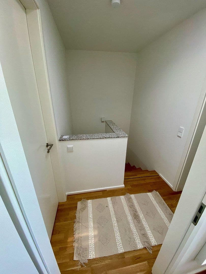 Prenájom domu 139 m², pozemek 122 m², Rotkehlchenweg 134, Wiesbaden, Hesensko Prenájom domu 139 m², pozemek 122 m², Rotkehlchenweg 134, Wiesbaden, Hesensko