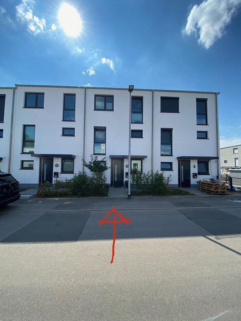 Prenájom domu 139 m², pozemek 122 m², Rotkehlchenweg 134, Wiesbaden, Hesensko Prenájom domu 139 m², pozemek 122 m², Rotkehlchenweg 134, Wiesbaden, Hesensko
