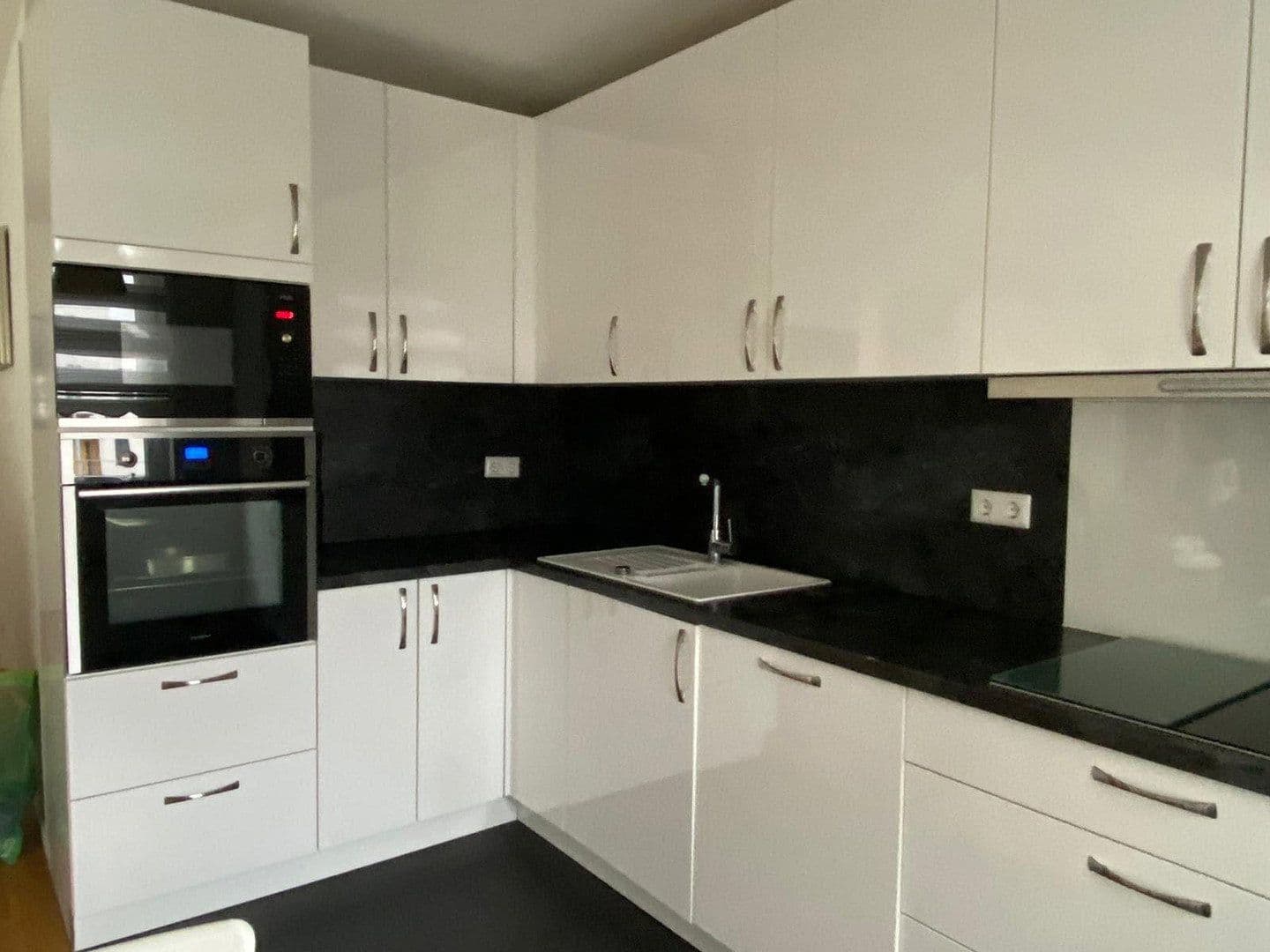Predaj bytu 4-izbový 110 m², Karlsruhe, Bádensko-Wurttembersko Predaj bytu 4-izbový 110 m², Karlsruhe, Bádensko-Wurttembersko