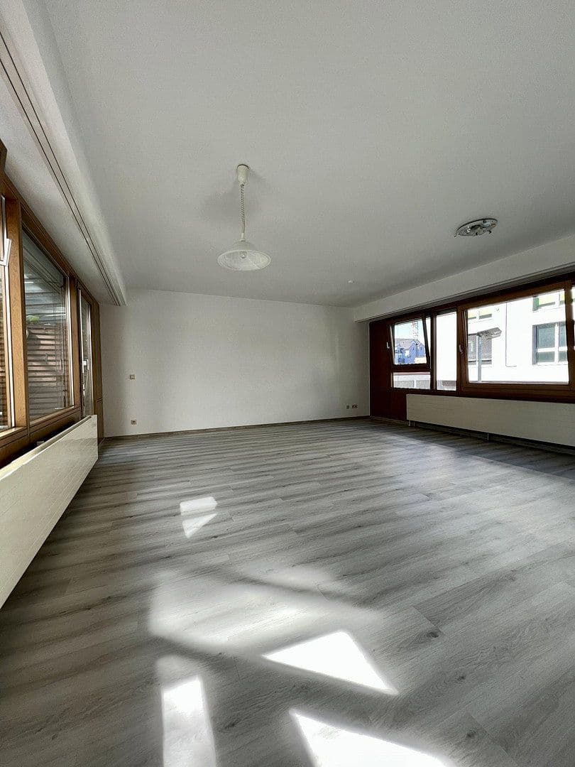 Prenájom bytu 3-izbový 88 m², Wilhelmstr. 37, Böblingen, Bádensko-Wurttembersko Prenájom bytu 3-izbový 88 m², Wilhelmstr. 37, Böblingen, Bádensko-Wurttembersko