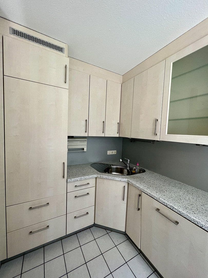 Prenájom bytu 3-izbový 88 m², Wilhelmstr. 37, Böblingen, Bádensko-Wurttembersko Prenájom bytu 3-izbový 88 m², Wilhelmstr. 37, Böblingen, Bádensko-Wurttembersko