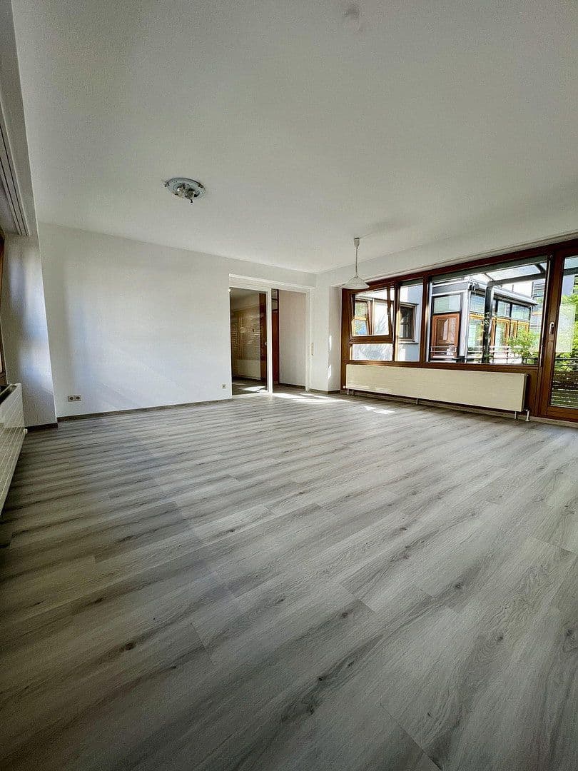 Prenájom bytu 3-izbový 88 m², Wilhelmstr. 37, Böblingen, Bádensko-Wurttembersko Prenájom bytu 3-izbový 88 m², Wilhelmstr. 37, Böblingen, Bádensko-Wurttembersko