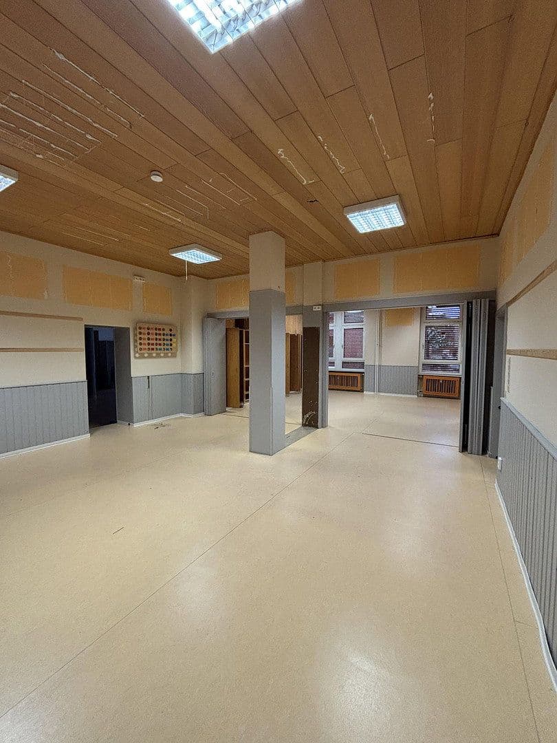Prenájom kancelárie 246 m², Mönchwörthstraße 10-14, Mannheim, Bádensko-Wurttembersko Prenájom kancelárie 246 m², Mönchwörthstraße 10-14, Mannheim, Bádensko-Wurttembersko
