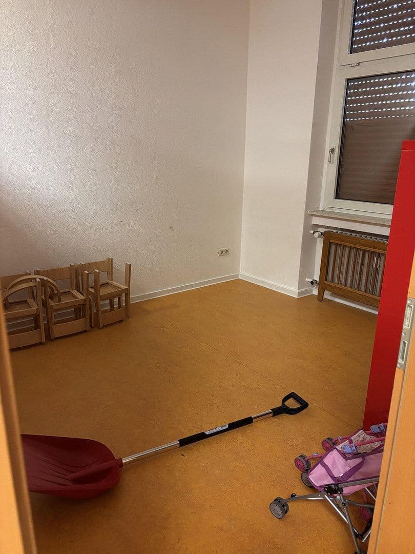 Prenájom kancelárie 246 m², Mönchwörthstraße 10-14, Mannheim, Bádensko-Wurttembersko Prenájom kancelárie 246 m², Mönchwörthstraße 10-14, Mannheim, Bádensko-Wurttembersko