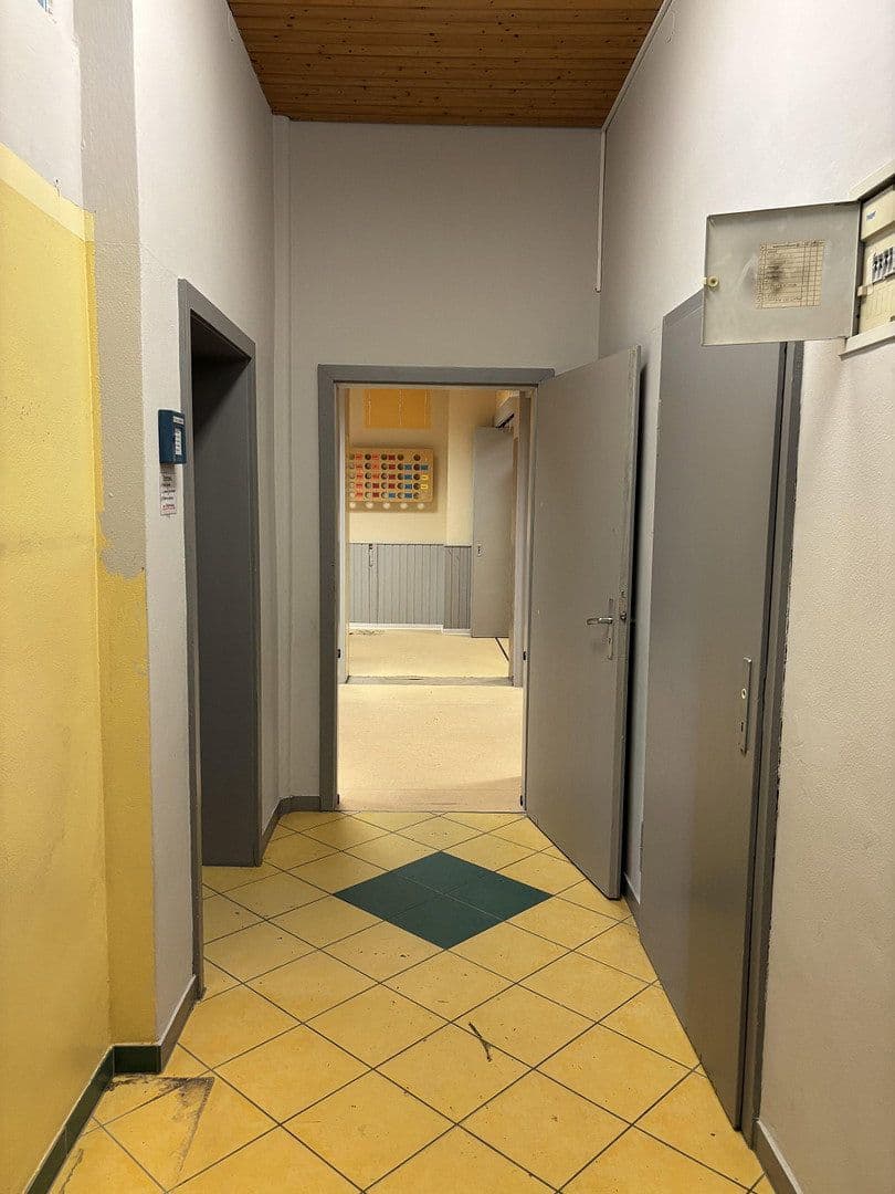 Prenájom kancelárie 246 m², Mönchwörthstraße 10-14, Mannheim, Bádensko-Wurttembersko Prenájom kancelárie 246 m², Mönchwörthstraße 10-14, Mannheim, Bádensko-Wurttembersko