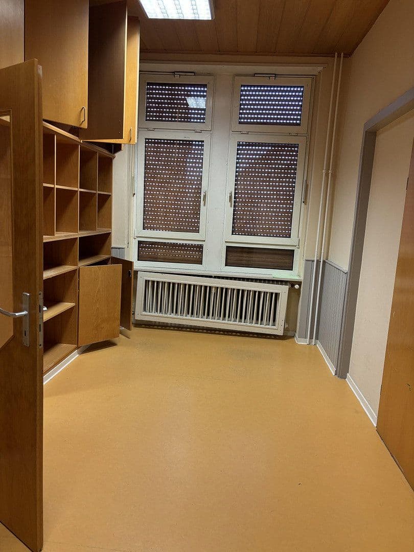 Prenájom kancelárie 246 m², Mönchwörthstraße 10-14, Mannheim, Bádensko-Wurttembersko Prenájom kancelárie 246 m², Mönchwörthstraße 10-14, Mannheim, Bádensko-Wurttembersko