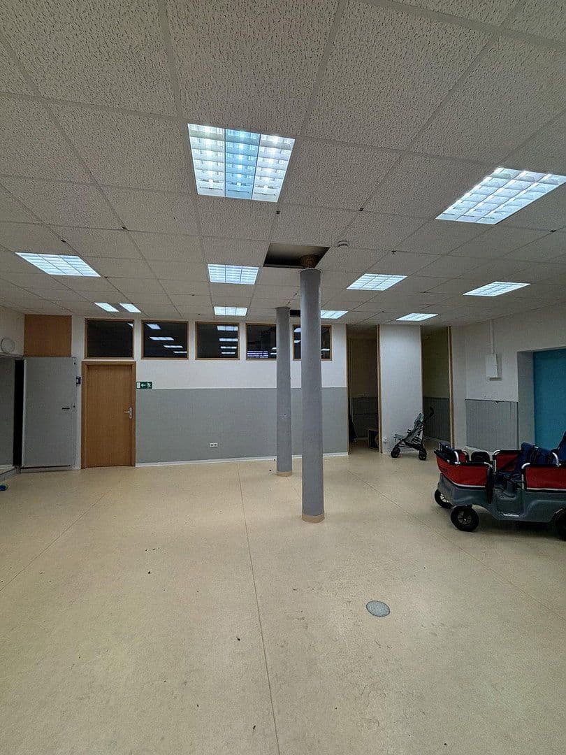 Prenájom kancelárie 246 m², Mönchwörthstraße 10-14, Mannheim, Bádensko-Wurttembersko Prenájom kancelárie 246 m², Mönchwörthstraße 10-14, Mannheim, Bádensko-Wurttembersko