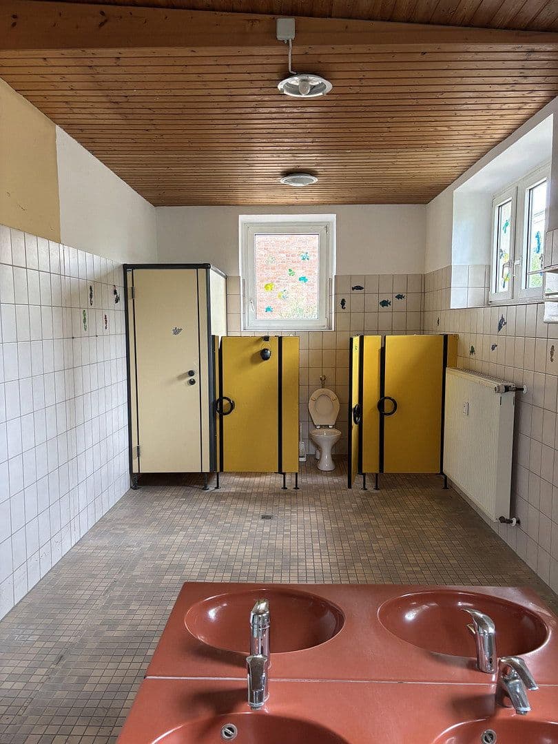 Prenájom kancelárie 246 m², Mönchwörthstraße 10-14, Mannheim, Bádensko-Wurttembersko Prenájom kancelárie 246 m², Mönchwörthstraße 10-14, Mannheim, Bádensko-Wurttembersko