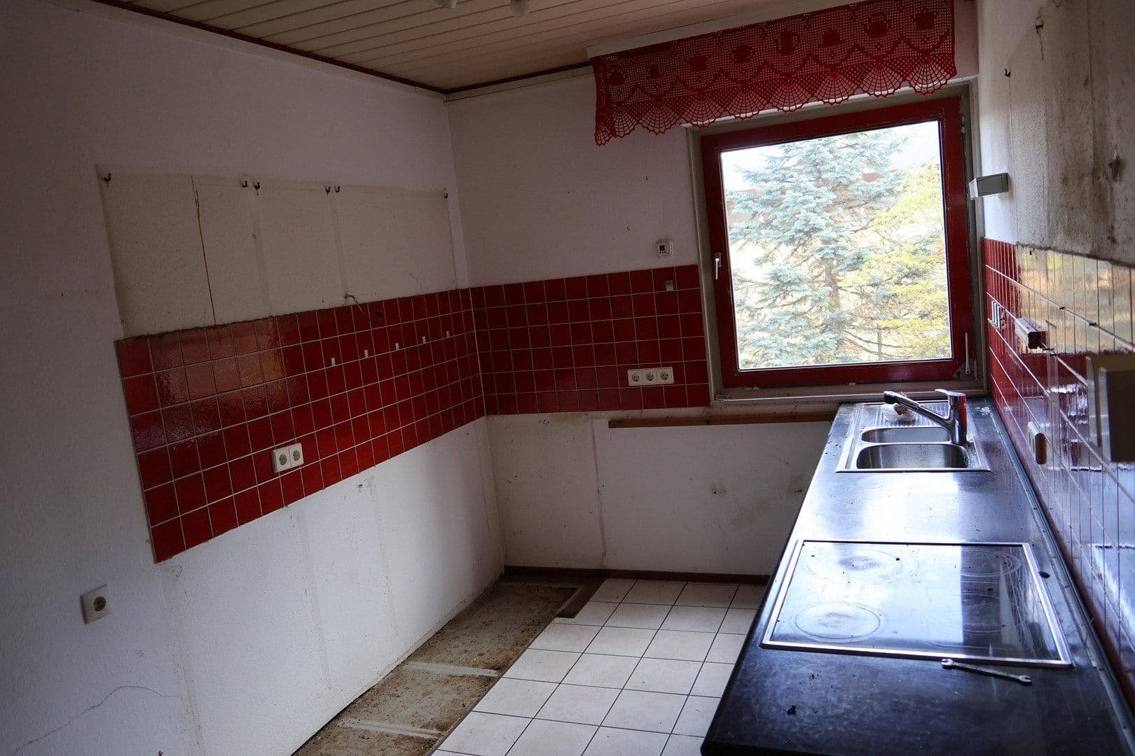 Predaj domu 165 m², pozemek 2.604 m², Moselstrasse 21, Dormagen, Severné Porýnie - Westfálsko Predaj domu 165 m², pozemek 2.604 m², Moselstrasse 21, Dormagen, Severné Porýnie - Westfálsko
