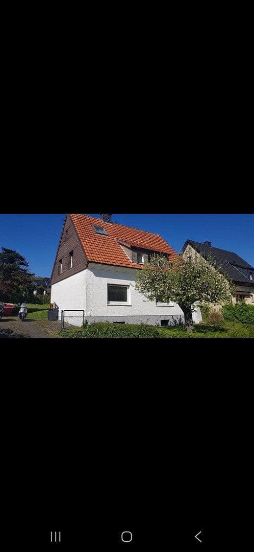 Predaj domu 137 m², pozemek 840 m², Hangstraße 12, Möhnesee, Severné Porýnie - Westfálsko Predaj domu 137 m², pozemek 840 m², Hangstraße 12, Möhnesee, Severné Porýnie - Westfálsko