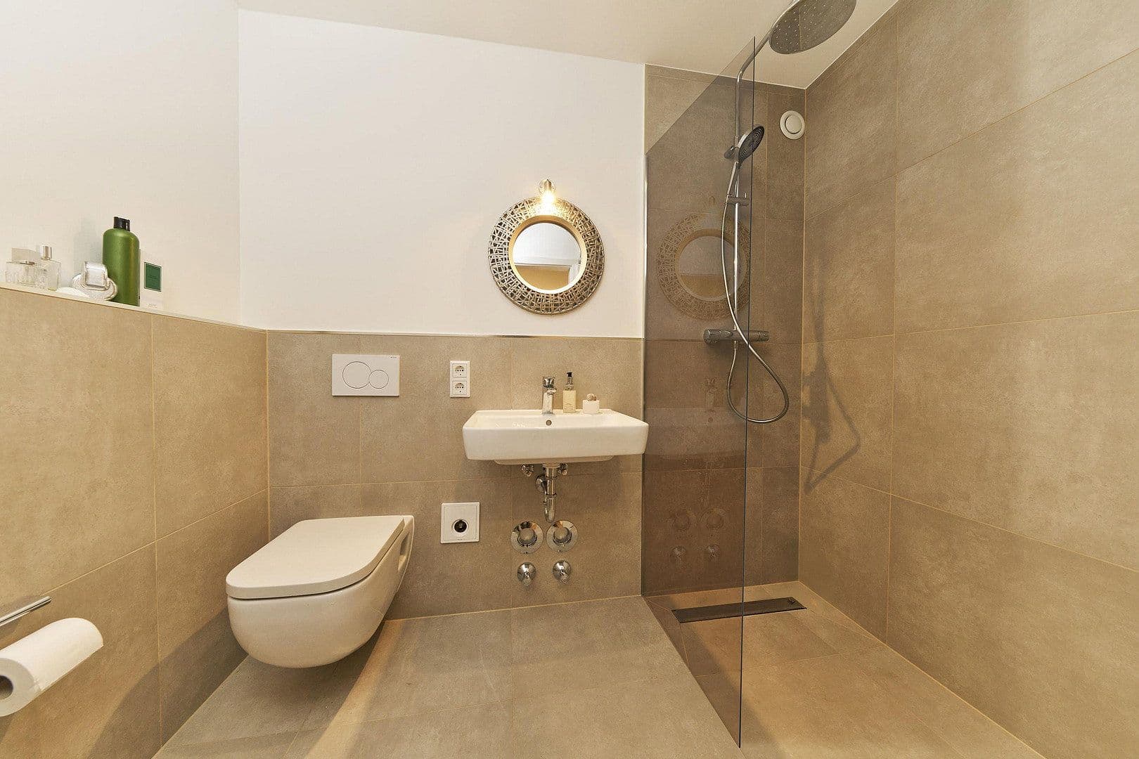 Prenájom bytu 2-izbový 51 m², München, Bavorsko Prenájom bytu 2-izbový 51 m², München, Bavorsko