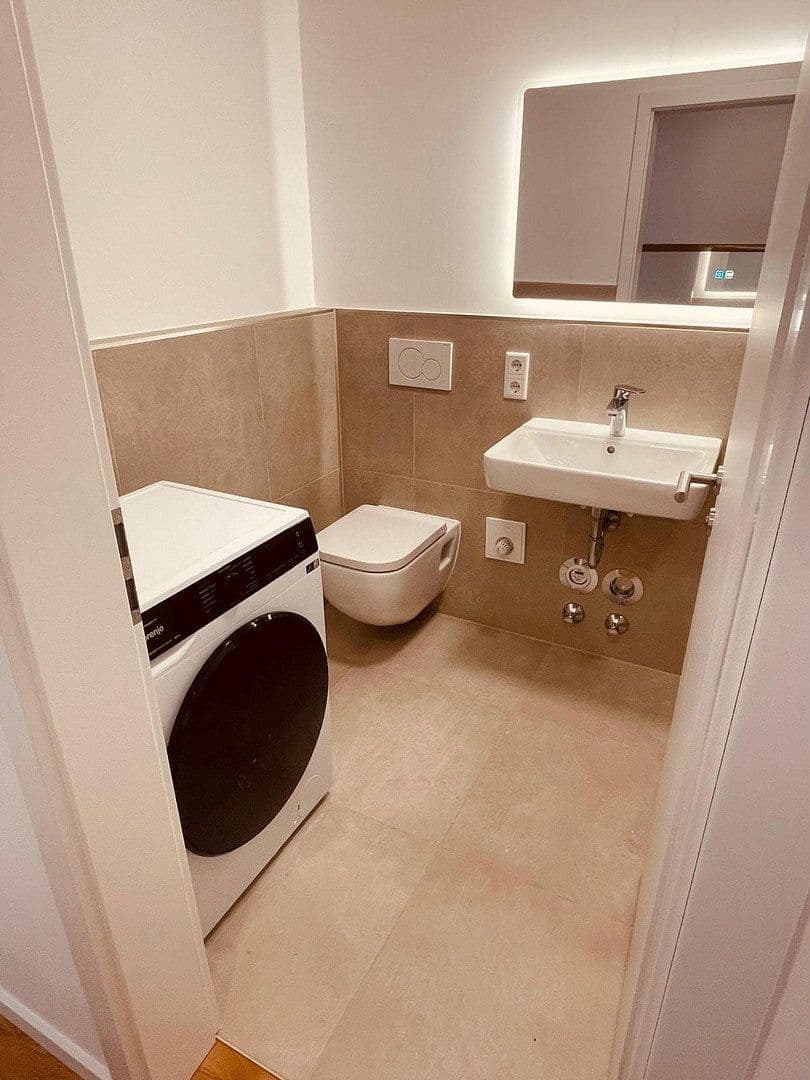 Prenájom bytu 2-izbový 51 m², München, Bavorsko Prenájom bytu 2-izbový 51 m², München, Bavorsko