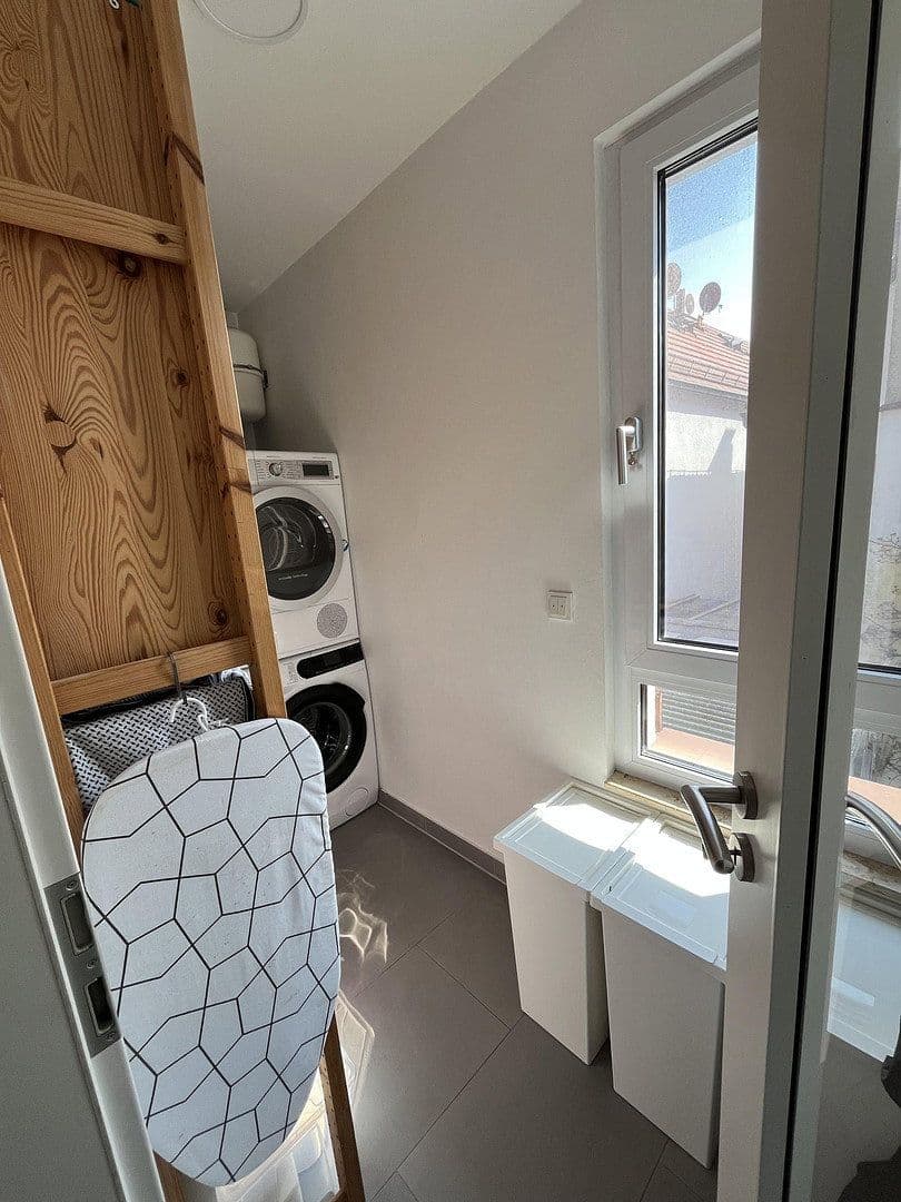 Predaj domu 150 m², pozemek 380 m², Frankfurt, Hesensko Predaj domu 150 m², pozemek 380 m², Frankfurt, Hesensko