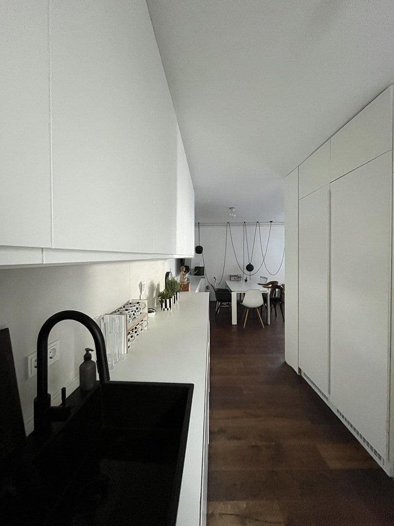 Predaj domu 150 m², pozemek 380 m², Frankfurt, Hesensko Predaj domu 150 m², pozemek 380 m², Frankfurt, Hesensko