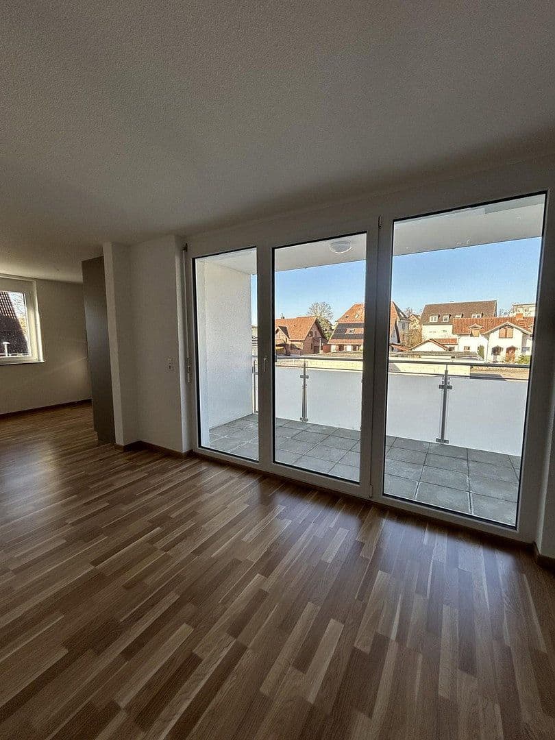 Prenájom bytu 3-izbový 84 m², Neuenburg am Rhein, Bádensko-Wurttembersko Prenájom bytu 3-izbový 84 m², Neuenburg am Rhein, Bádensko-Wurttembersko