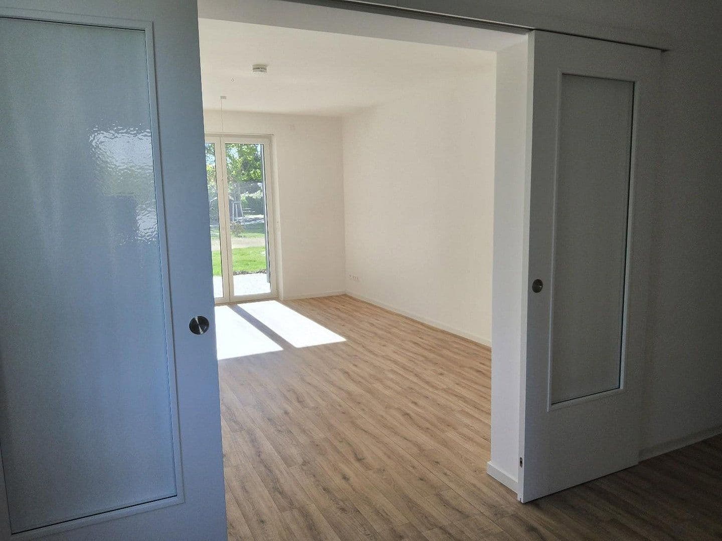 Prenájom bytu 3-izbový 87 m², Berlin, Berlín Prenájom bytu 3-izbový 87 m², Berlin, Berlín