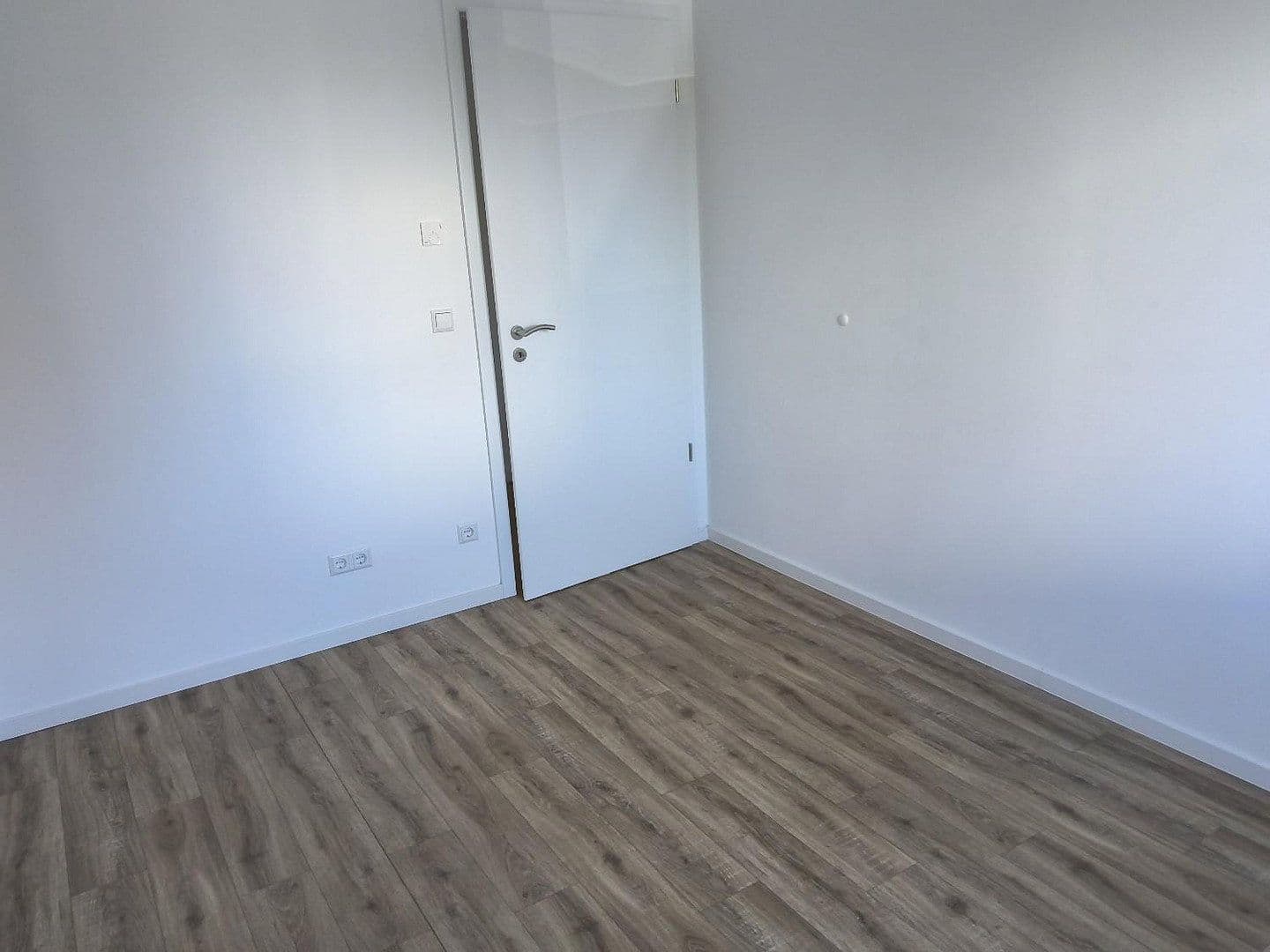 Prenájom bytu 3-izbový 87 m², Berlin, Berlín Prenájom bytu 3-izbový 87 m², Berlin, Berlín