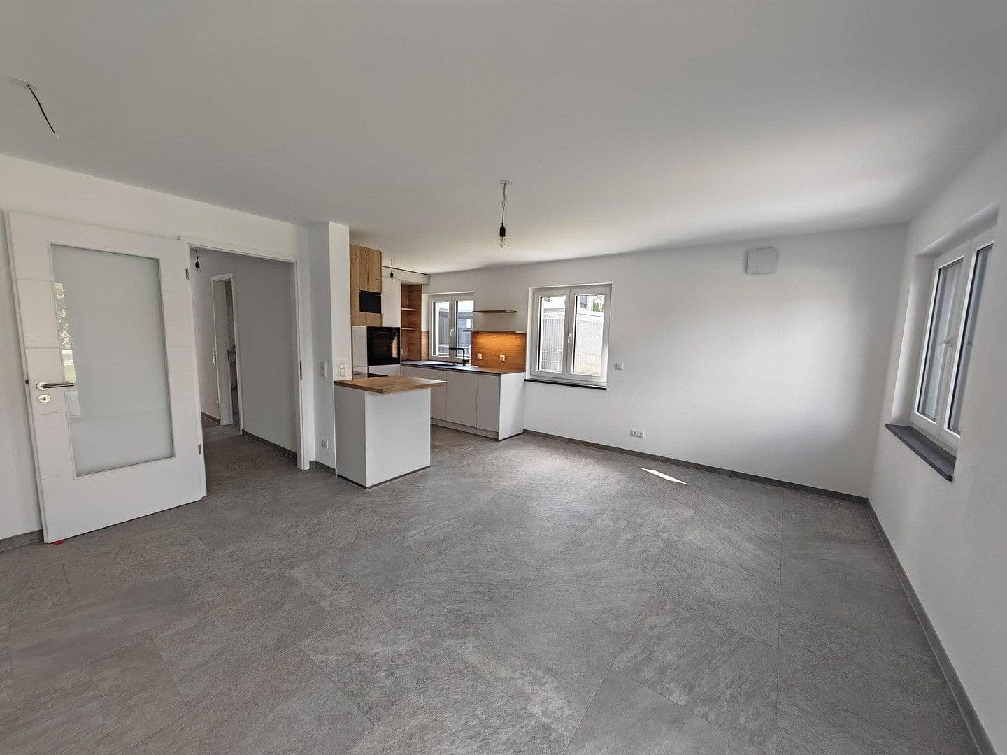 Predaj domu 153 m², pozemek 206 m², Brunnthal, Bavorsko Predaj domu 153 m², pozemek 206 m², Brunnthal, Bavorsko