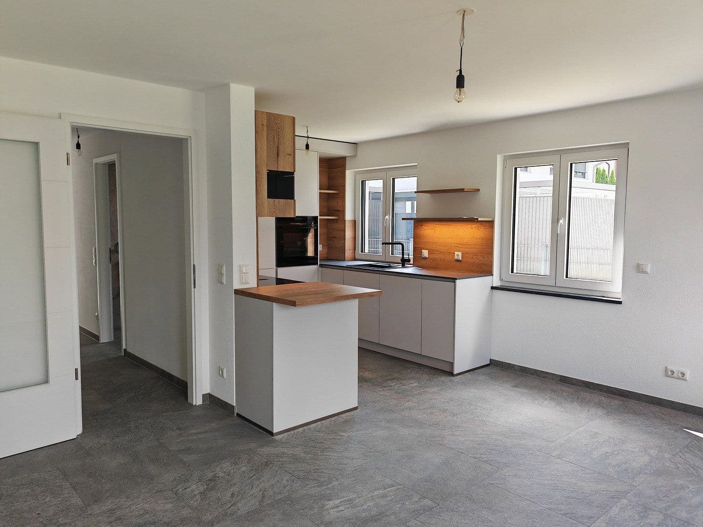 Predaj domu 153 m², pozemek 206 m², Brunnthal, Bavorsko Predaj domu 153 m², pozemek 206 m², Brunnthal, Bavorsko