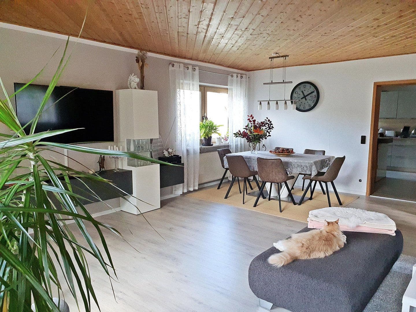Predaj bytu 4-izbový 171 m², Henfenfeld, Bavorsko Predaj bytu 4-izbový 171 m², Henfenfeld, Bavorsko