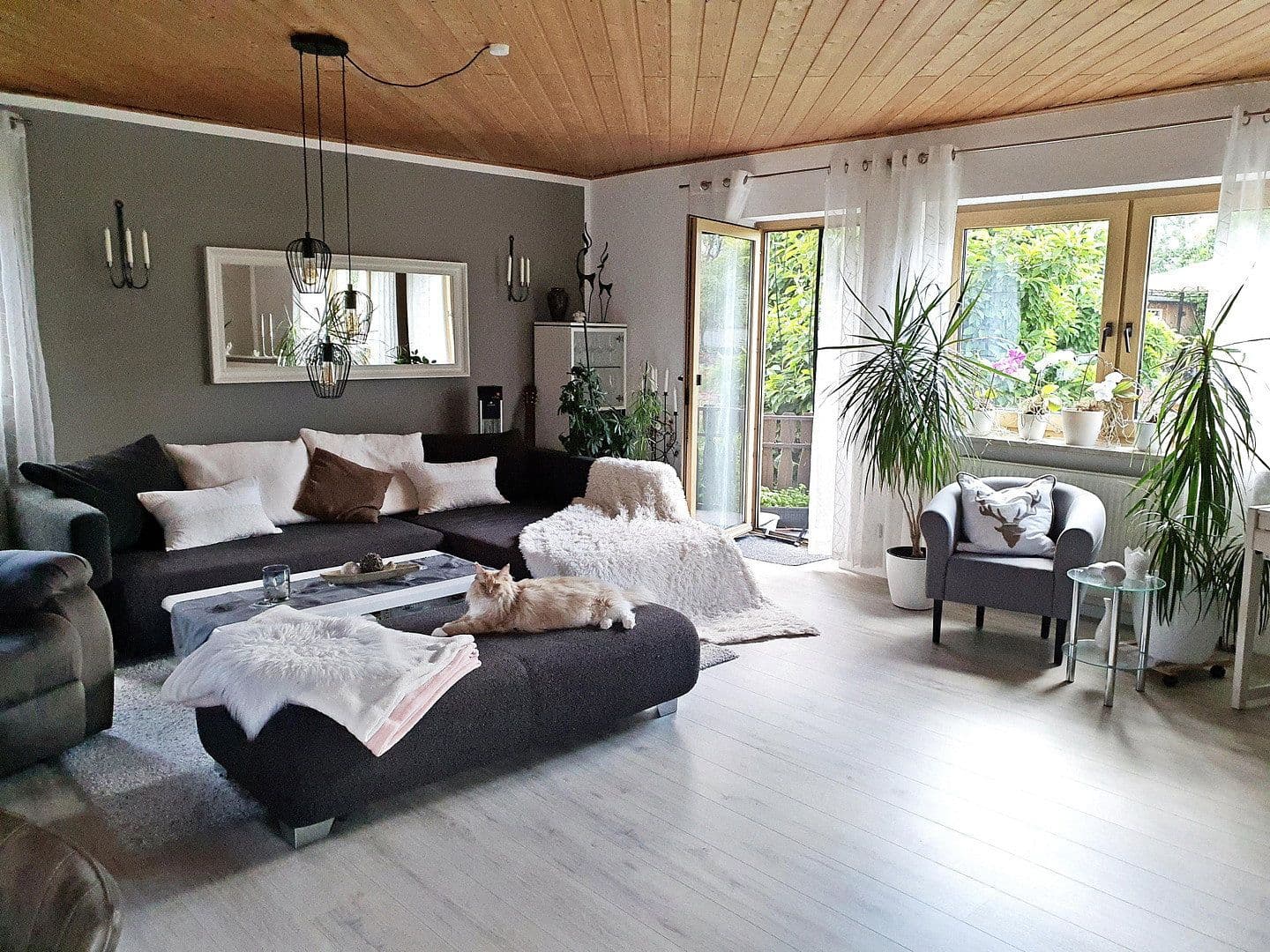 Predaj bytu 4-izbový 171 m², Henfenfeld, Bavorsko Predaj bytu 4-izbový 171 m², Henfenfeld, Bavorsko