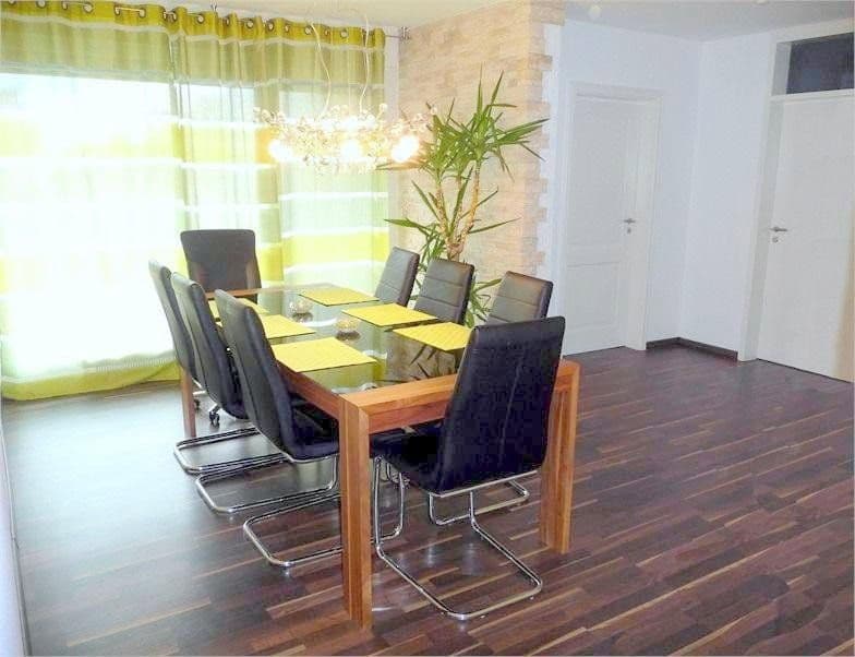 Prenájom bytu 3-izbový 143 m², Karlsruhe-Neureut, Bádensko-Wurttembersko Prenájom bytu 3-izbový 143 m², Karlsruhe-Neureut, Bádensko-Wurttembersko