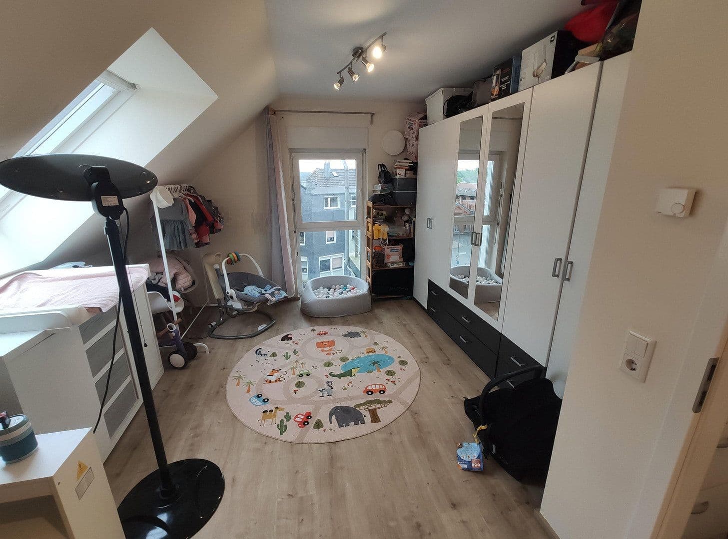 Prenájom bytu 3-izbový 91 m², Danziger Straße 1, Wermelskirchen, Severné Porýnie - Westfálsko Prenájom bytu 3-izbový 91 m², Danziger Straße 1, Wermelskirchen, Severné Porýnie - Westfálsko
