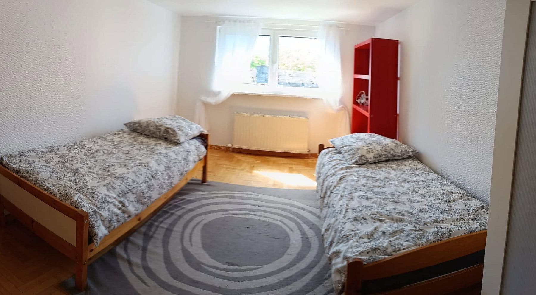 Prenájom bytu 3-izbový 109 m², Berlin, Berlín Prenájom bytu 3-izbový 109 m², Berlin, Berlín