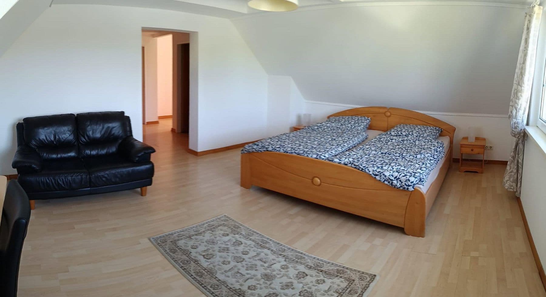 Prenájom bytu 3-izbový 109 m², Berlin, Berlín Prenájom bytu 3-izbový 109 m², Berlin, Berlín
