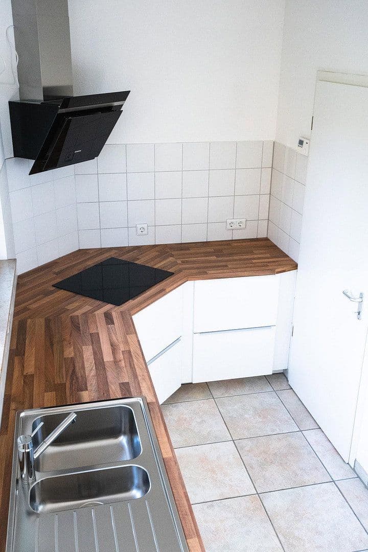 Prenájom bytu 5-izbový 149 m², Tübingen, Bádensko-Wurttembersko Prenájom bytu 5-izbový 149 m², Tübingen, Bádensko-Wurttembersko