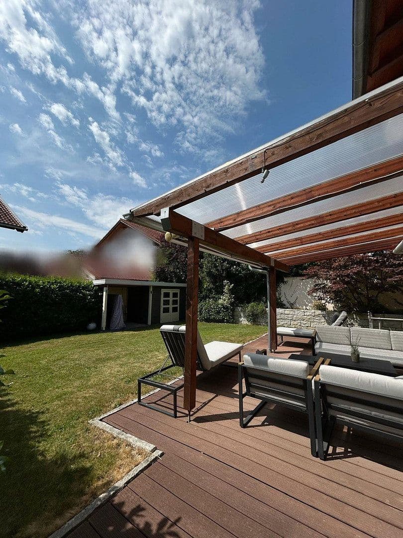 Predaj domu 165 m², pozemek 348 m², Sauerlach, Bavorsko Predaj domu 165 m², pozemek 348 m², Sauerlach, Bavorsko