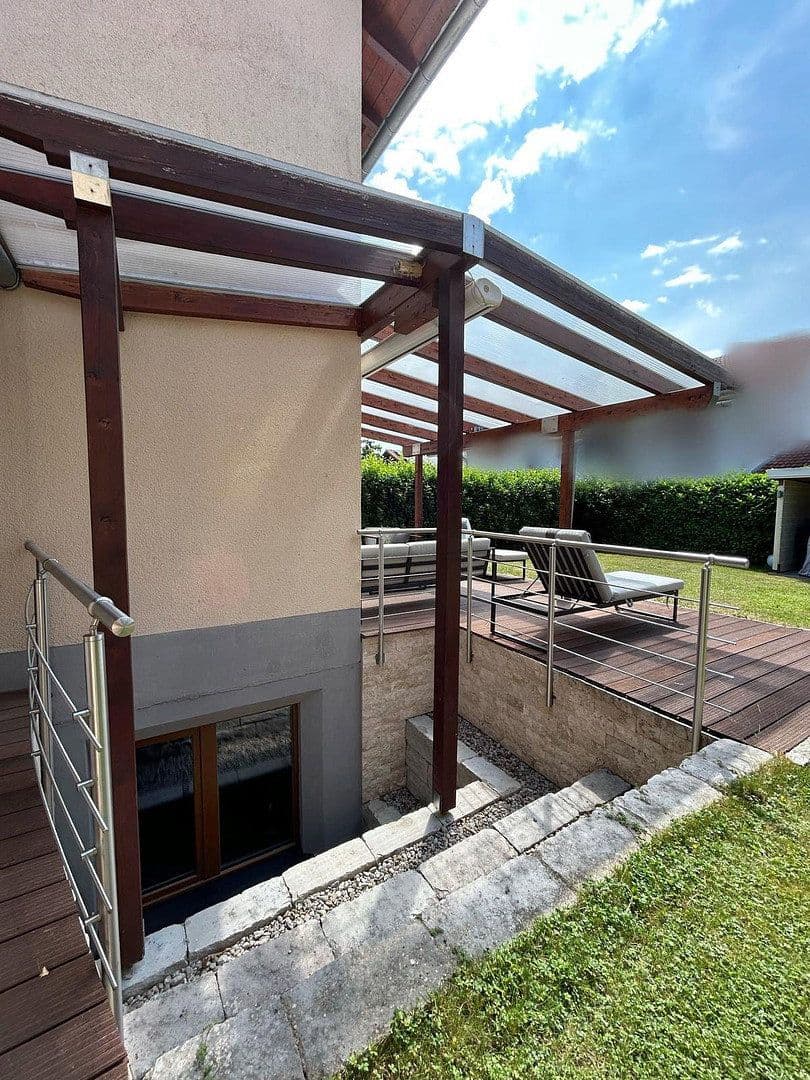 Predaj domu 165 m², pozemek 348 m², Sauerlach, Bavorsko Predaj domu 165 m², pozemek 348 m², Sauerlach, Bavorsko
