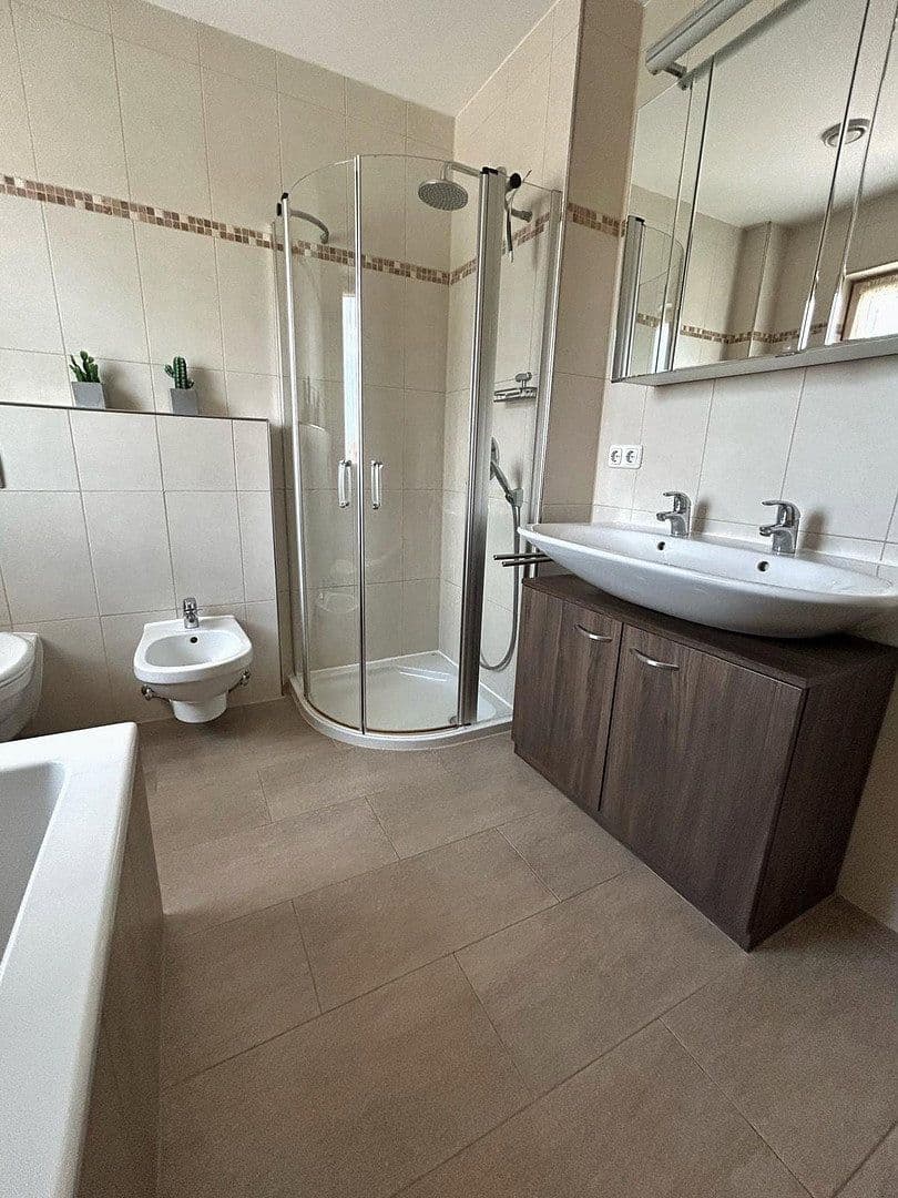 Predaj domu 165 m², pozemek 348 m², Sauerlach, Bavorsko Predaj domu 165 m², pozemek 348 m², Sauerlach, Bavorsko