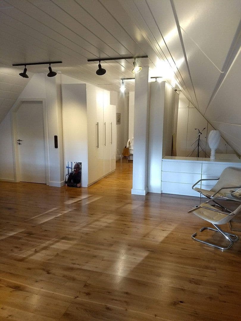 Predaj domu 250 m², pozemek 2.104 m², Uchte, Dolné Sasko Predaj domu 250 m², pozemek 2.104 m², Uchte, Dolné Sasko